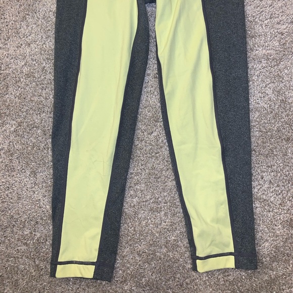90 Degree by Reflex Gray & Yellow leggings sz XS - Picture 5 of 10